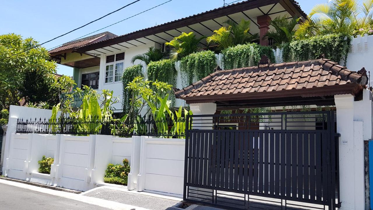 巴厘岛乔格罗别墅旅馆 Penatih 外观 照片